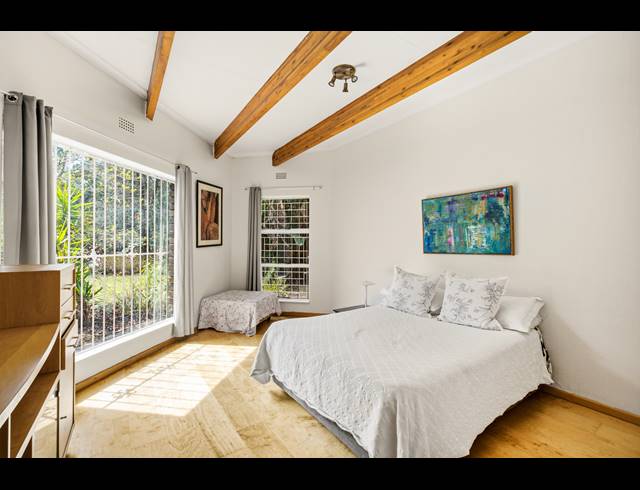 5 BEDROOM HOUSE FOR SALE IN BRYANSTON
